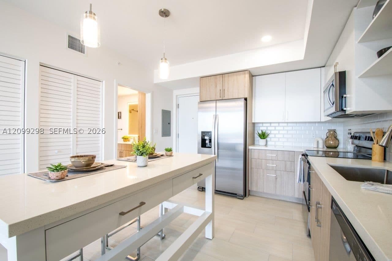 2+1 Daire — 3645 36th St #415, Miami, FL 33142