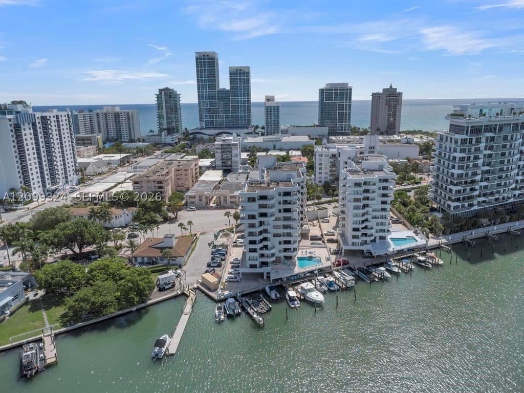 1+1 Condo — 6830 Indian Creek Dr #6D, Miami Beach, FL 33141