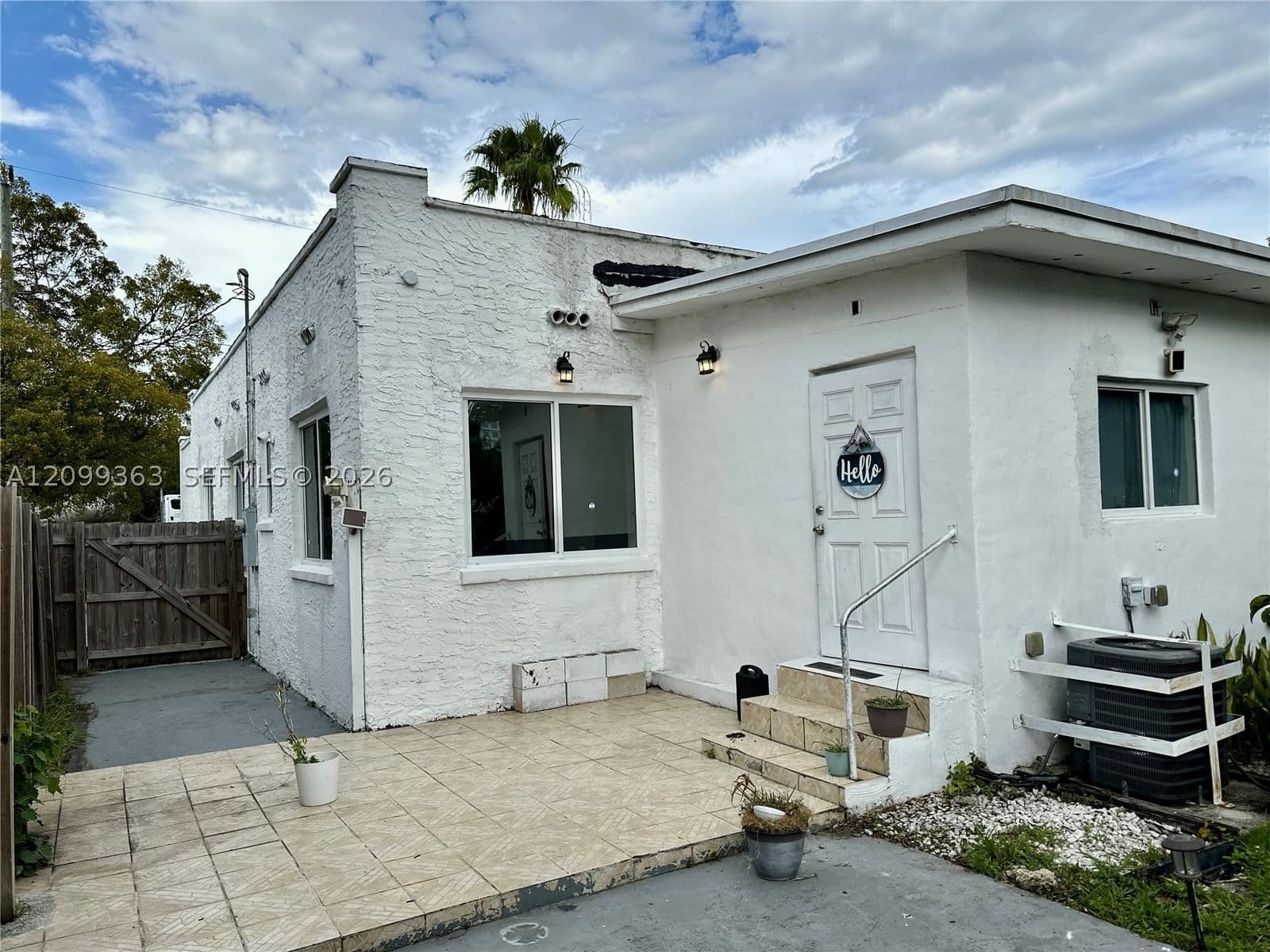 2+1 Müstakil ev — 1284 39 ST, Miami, FL 33142