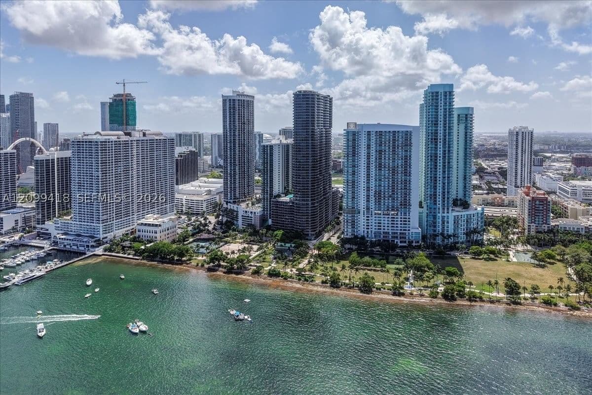1+1 Condo — 1750 Bayshore Dr #2510, Miami, FL 33132