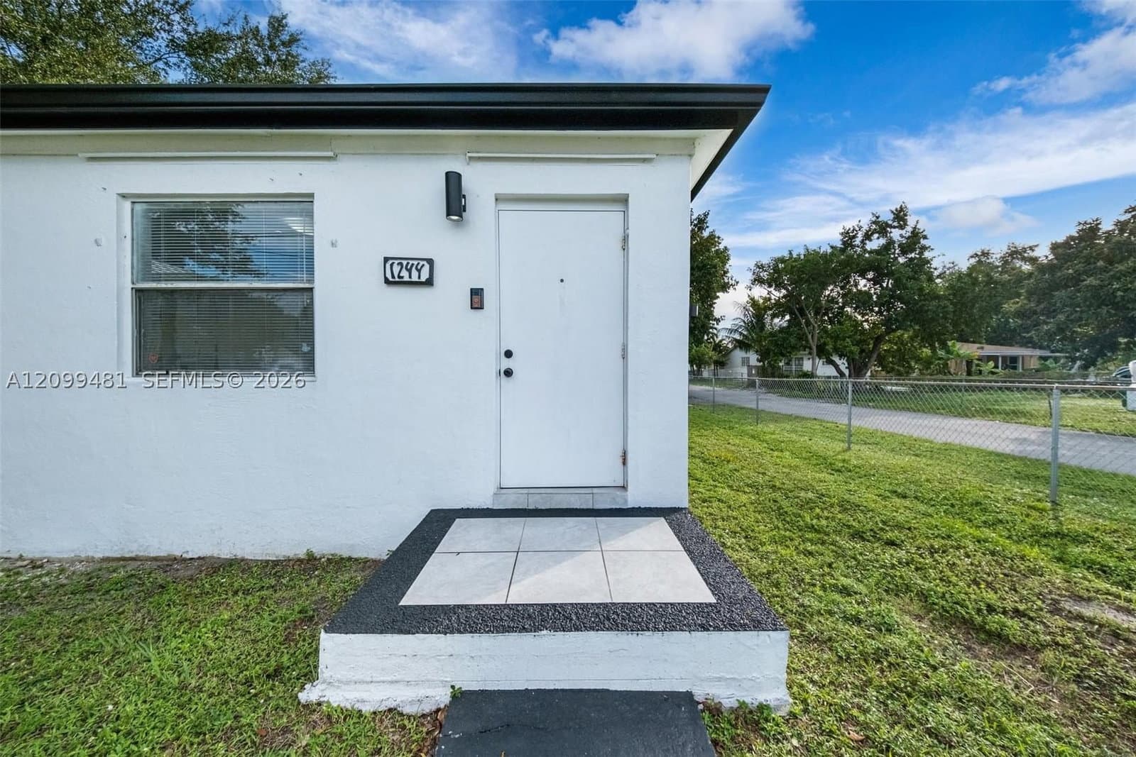 3+1 Müstakil ev — 1244 45th St, Miami, FL 33142