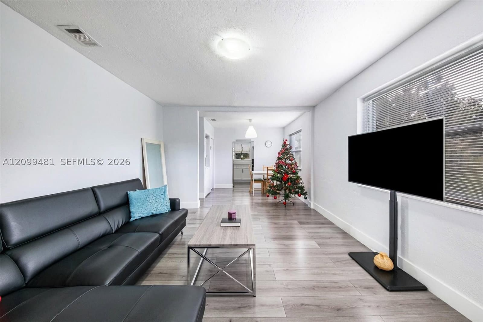 3+1 Müstakil ev — 1244 45th St, Miami, FL 33142