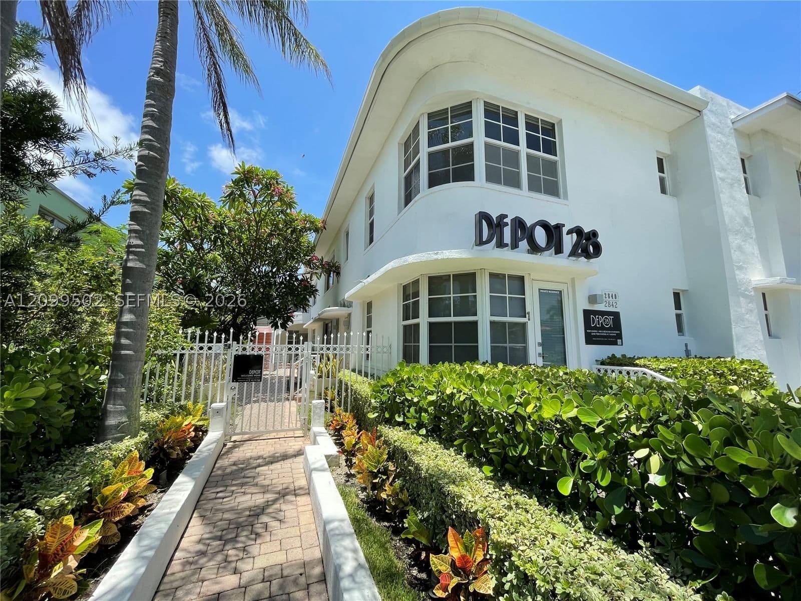 1+1 Daire — 2840 Pine Tree Dr #1, Miami Beach, FL 33140