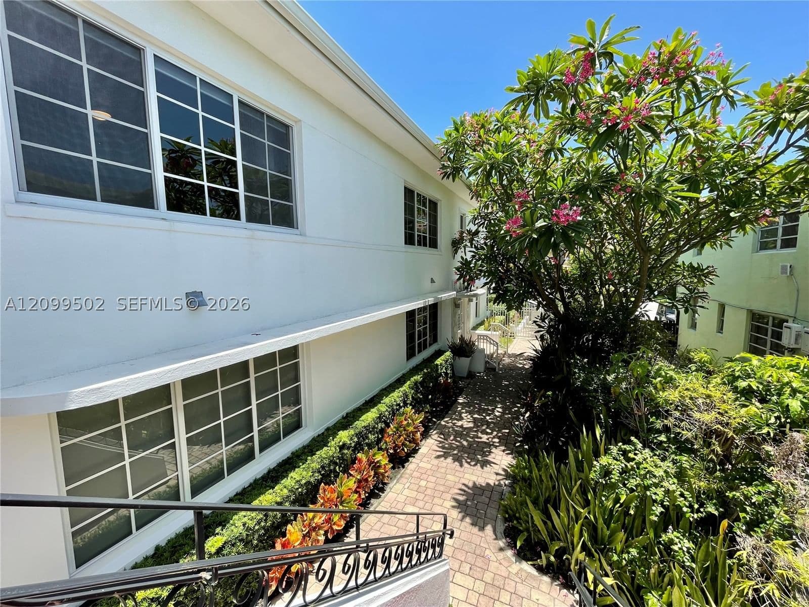 1+1 Daire — 2840 Pine Tree Dr #1, Miami Beach, FL 33140