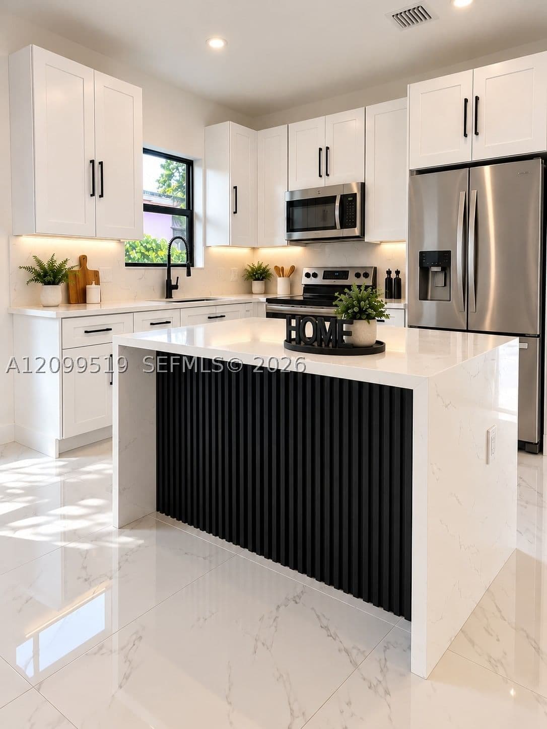 4+1 Müstakil ev — 1552 51st Ter, Miami, FL 33142
