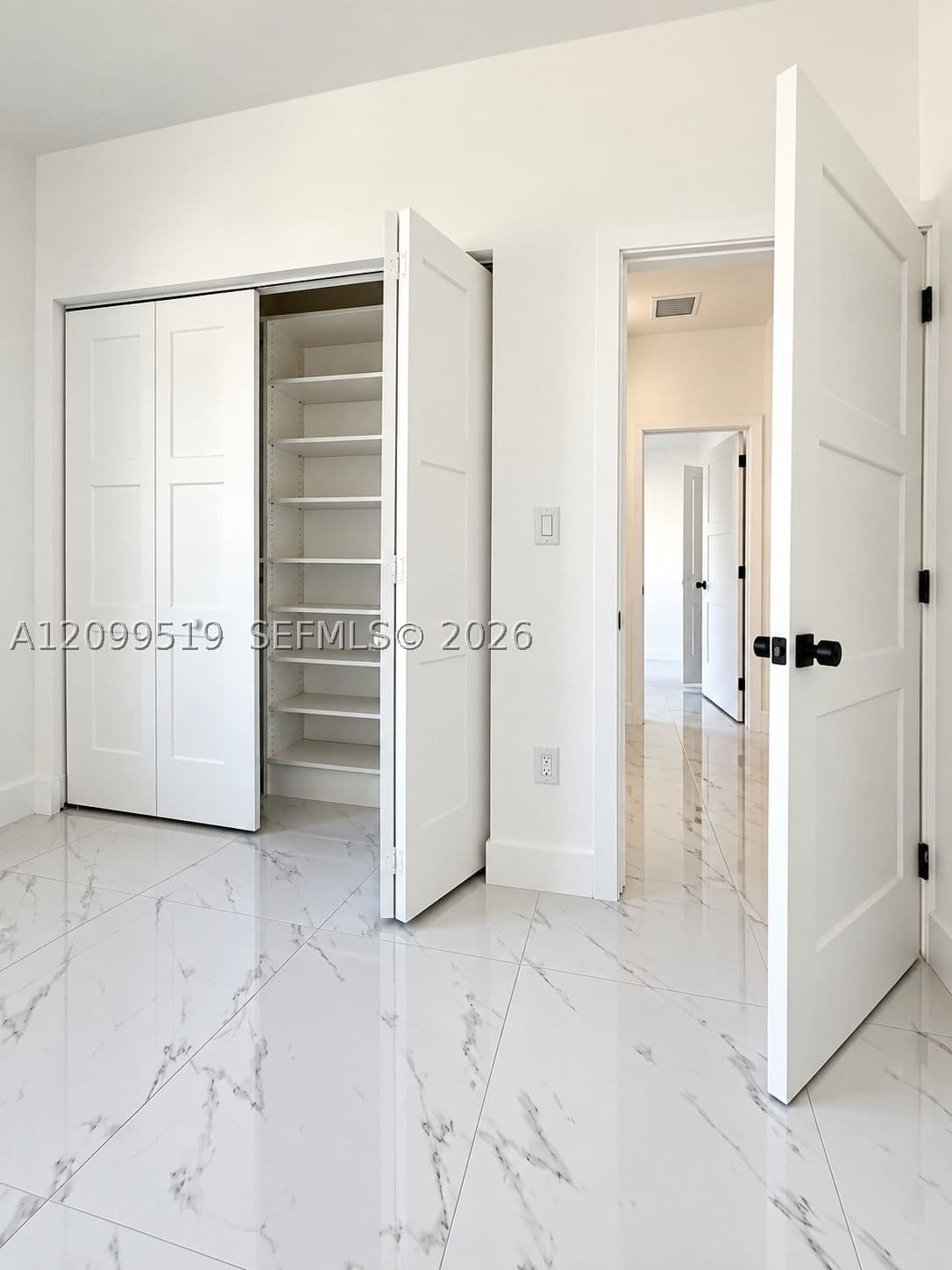 4+1 Müstakil ev — 1552 51st Ter, Miami, FL 33142