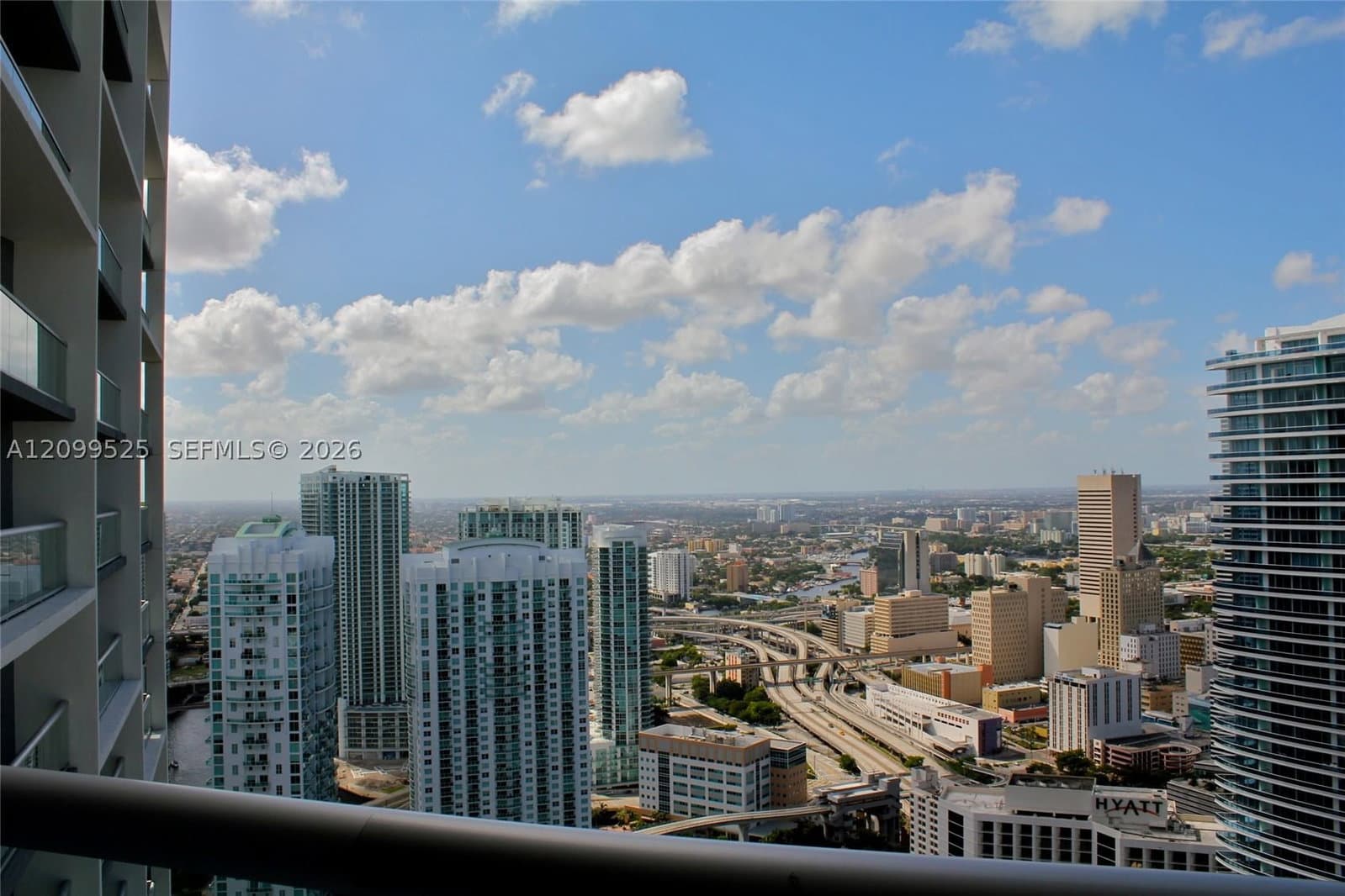 1+1 Condo — 465 BRICKELL AV #4806, Miami, FL 33131