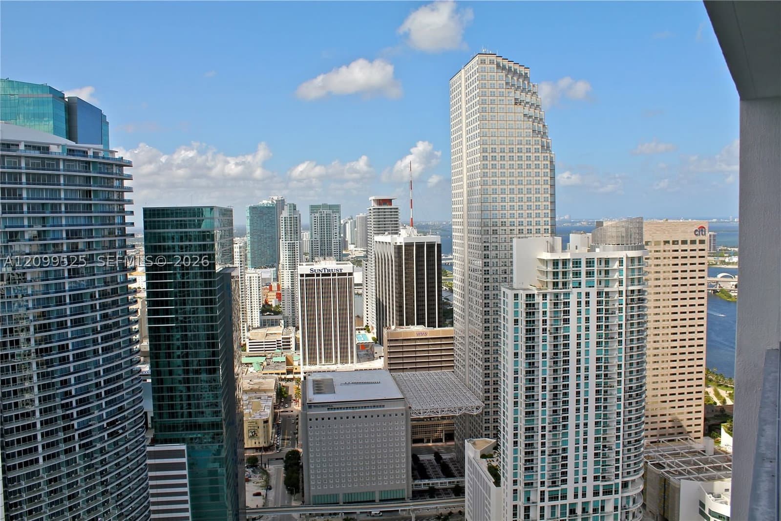 1+1 Condo — 465 BRICKELL AV #4806, Miami, FL 33131