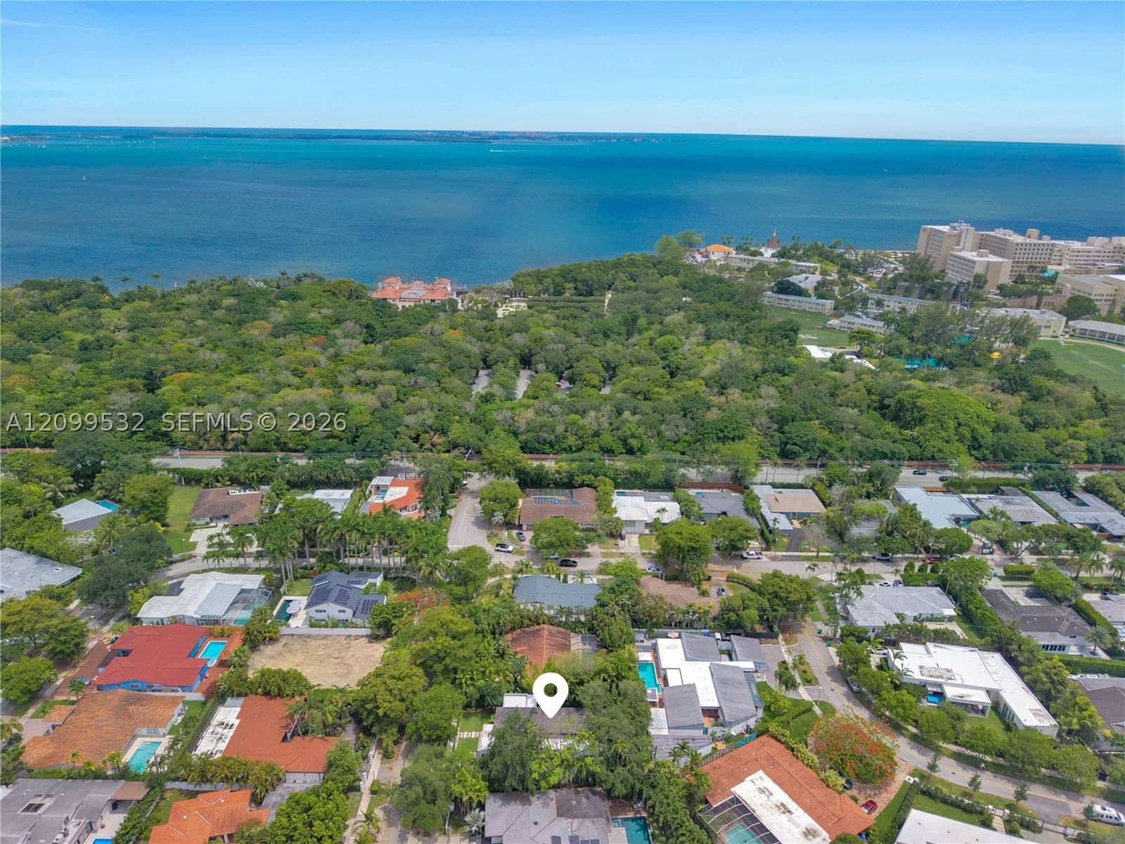 6+1 Müstakil ev — 10 Samana Dr, Miami, FL 33133