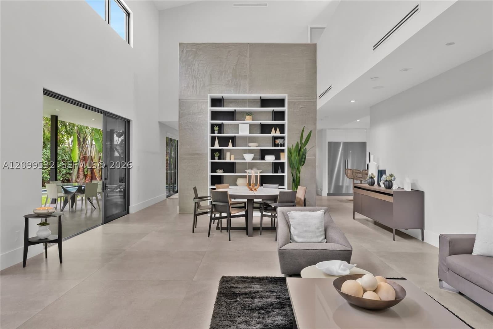 6+1 Müstakil ev — 10 Samana Dr, Miami, FL 33133