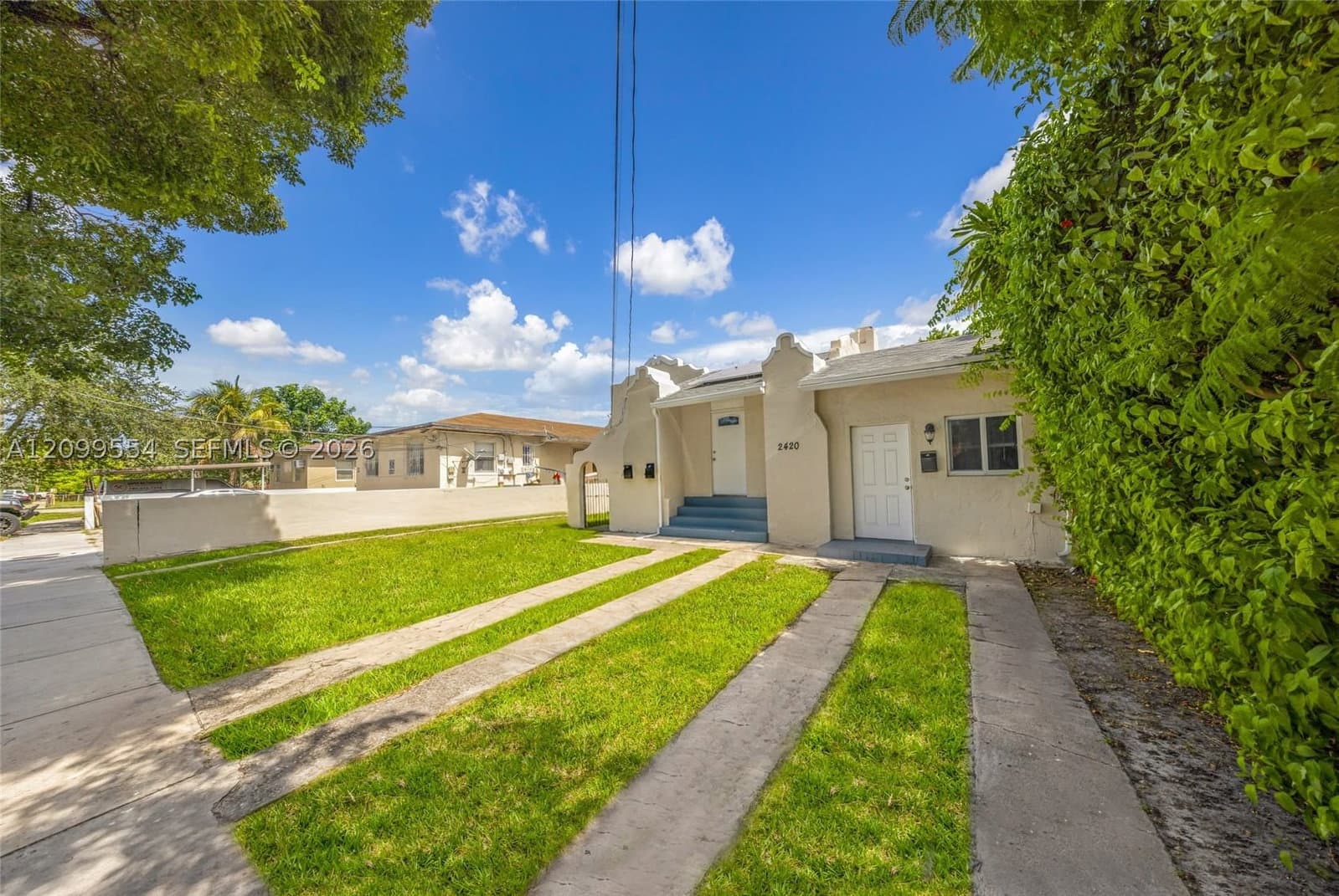 Mülk — 2420 34th St, Miami, FL 33142