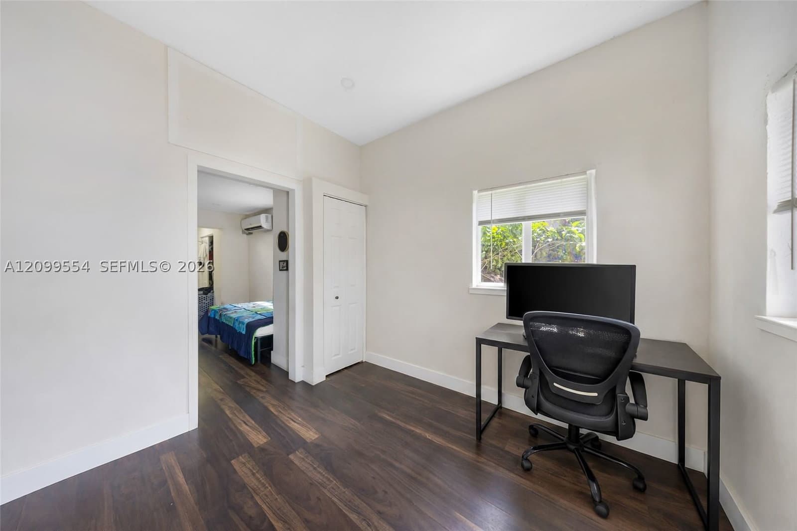Mülk — 2420 34th St, Miami, FL 33142