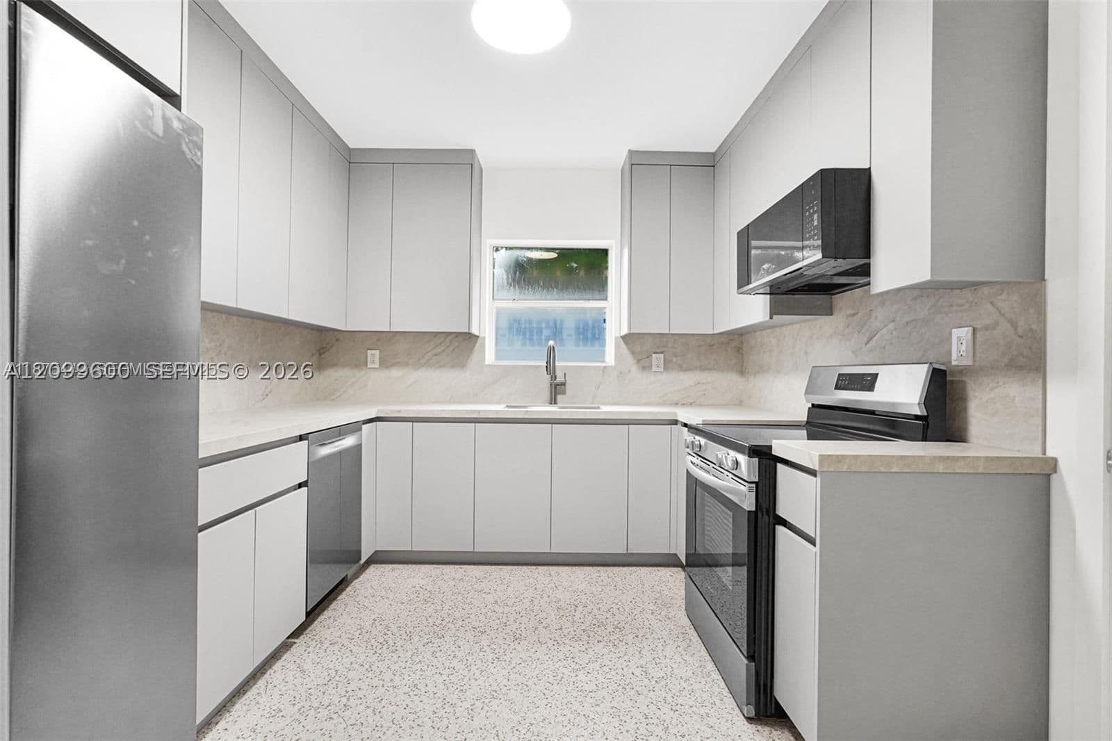 4+1 Müstakil ev — 341 43rd St #0, Miami, FL 33127