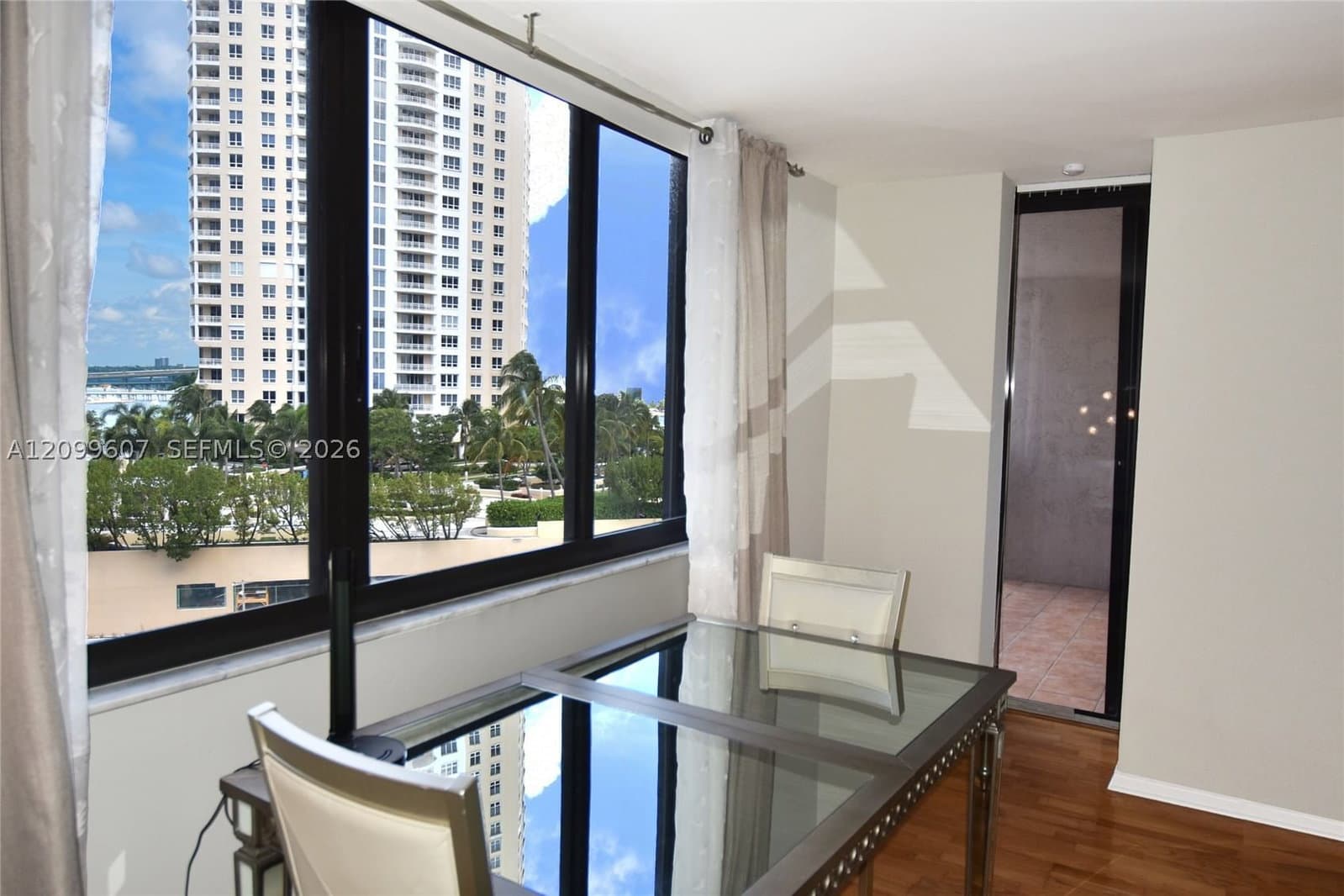 1+1 Condo — 540 BRICKELL KEY DR #902, Miami, FL 33131