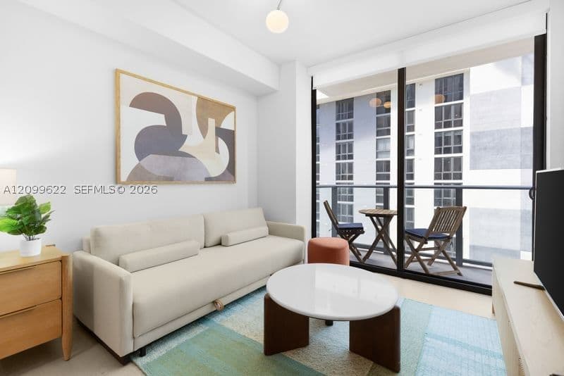 1+1 Condo — 11 6th St #510, Miami, FL 33132