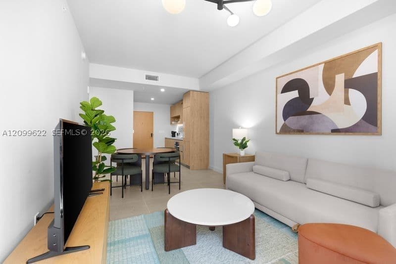 1+1 Condo — 11 6th St #510, Miami, FL 33132