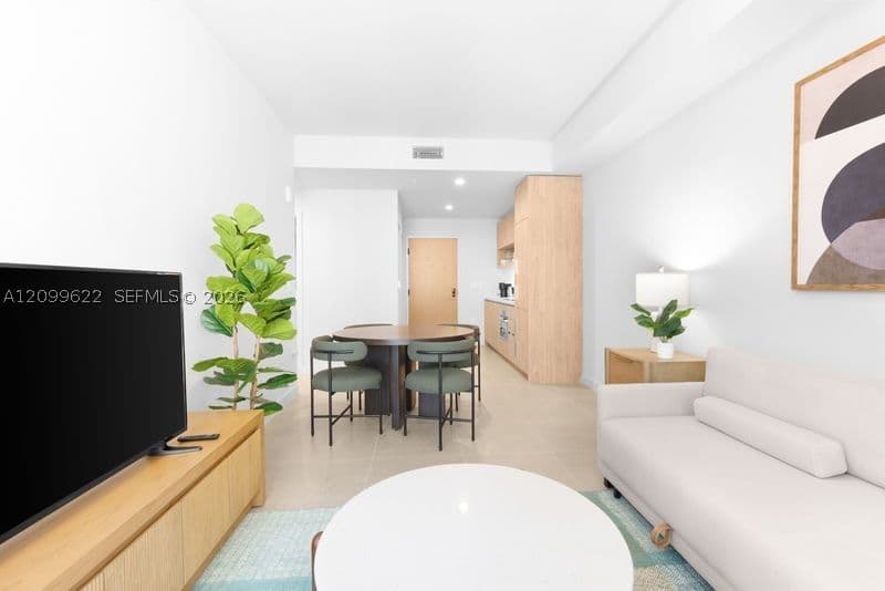 1+1 Condo — 11 6th St #510, Miami, FL 33132