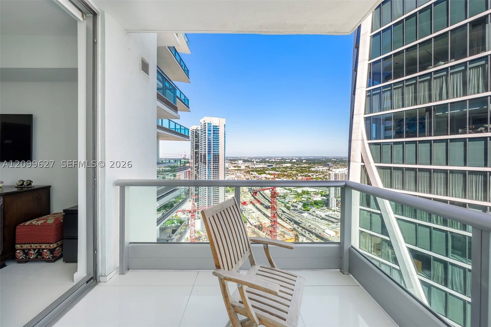 1+1 Condo — 900 Biscayne Blvd #5310, Miami, FL 33132