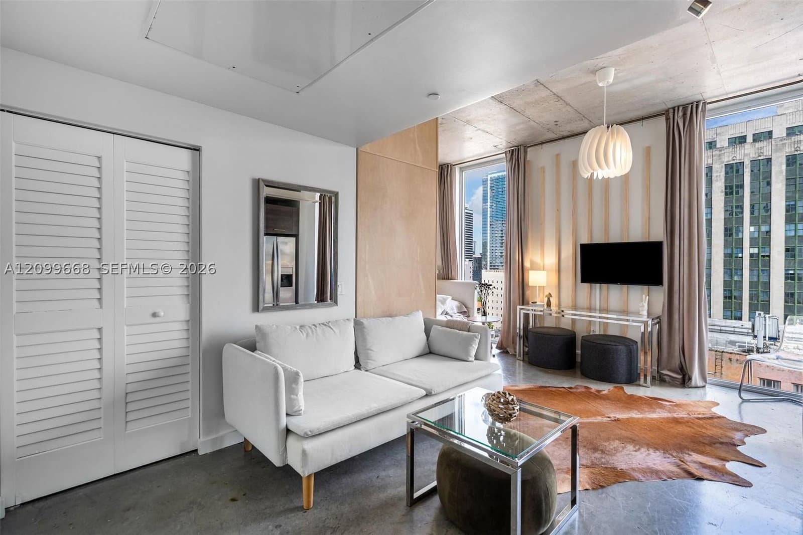 1+1 Condo — 151 1st St #1404, Miami, FL 33131