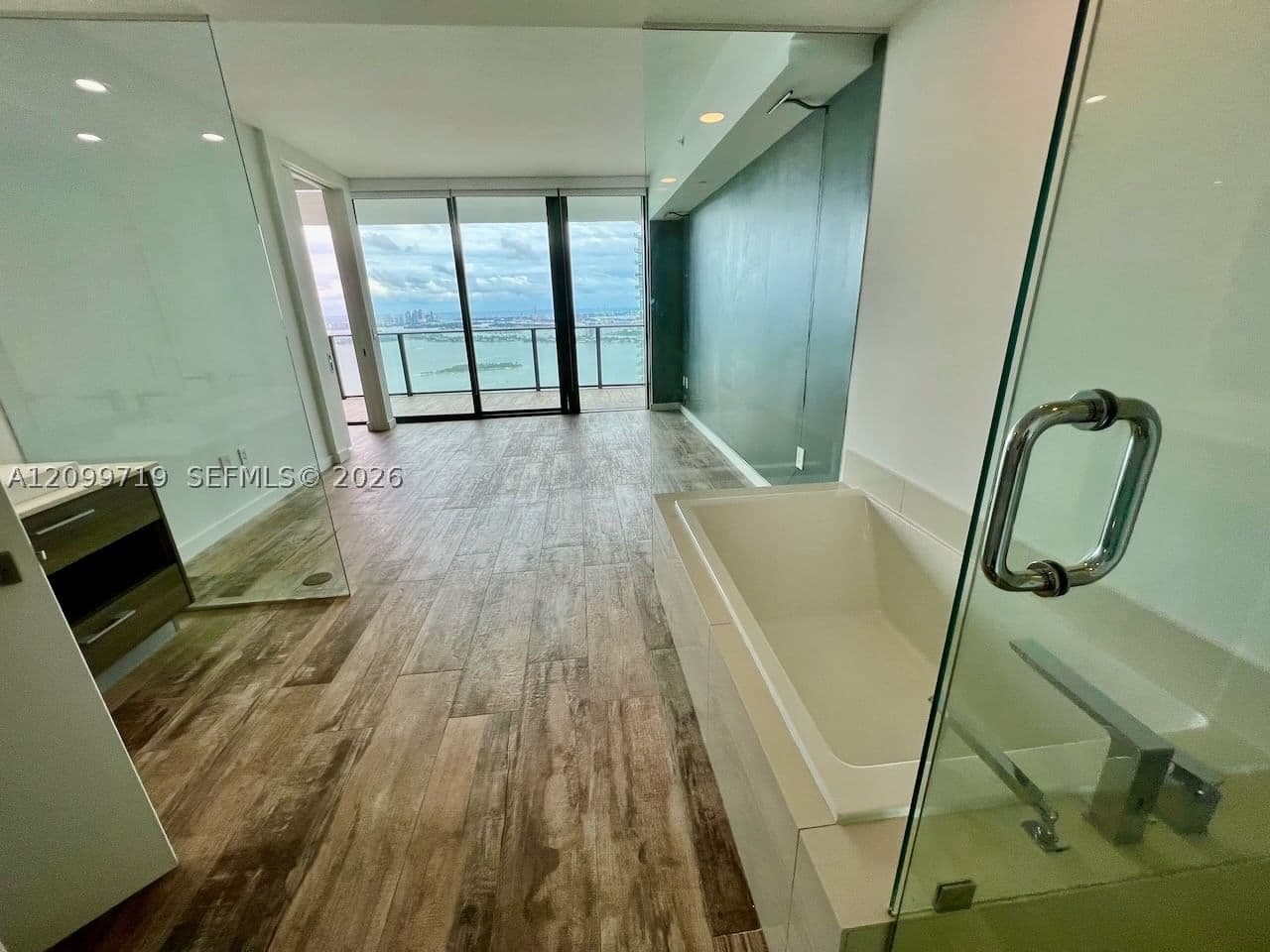 1+1 Condo — 650 32nd St #4802, Miami, FL 33137