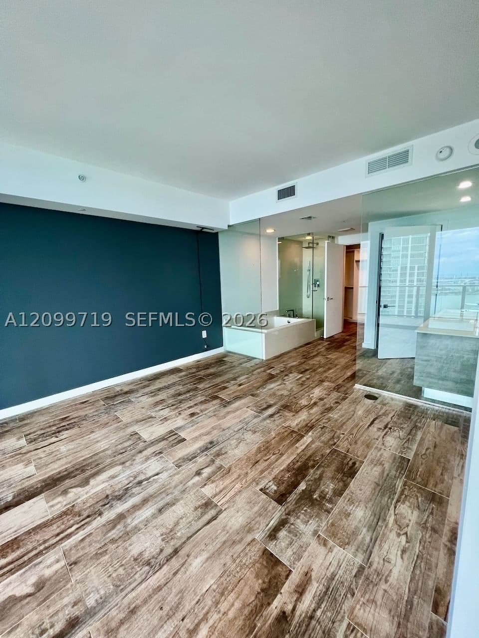 1+1 Condo — 650 32nd St #4802, Miami, FL 33137