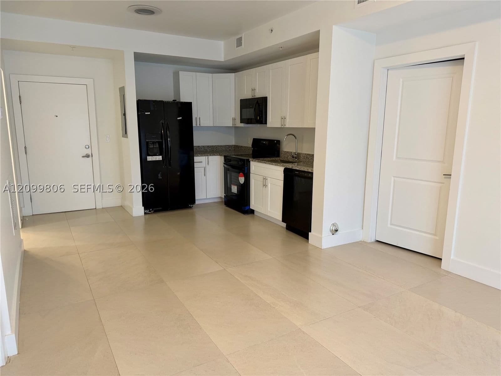 2+1 Mülk — 2641 24th Ct #302, Miami, FL 33142