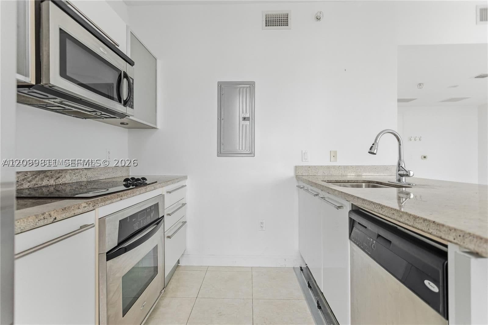 1+1 Condo — 185 7th St #1414, Miami, FL 33130