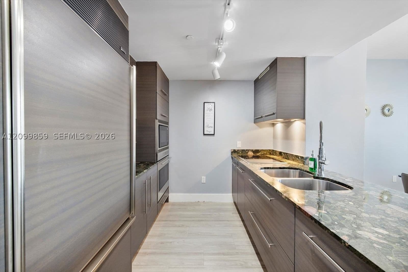 2+1 Condo — 485 Brickell Ave #4309, Miami, FL 33131