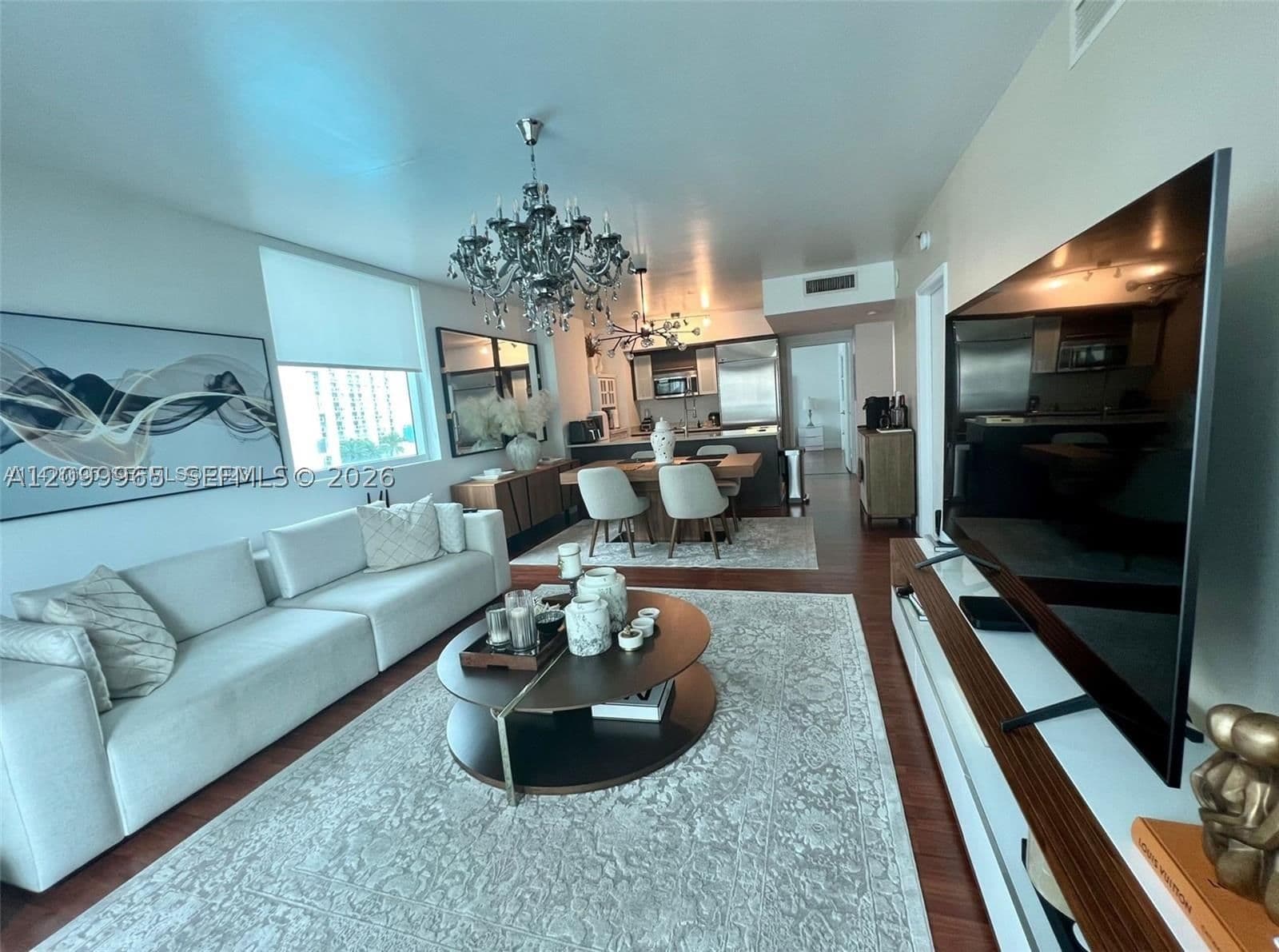2+1 Condo — 500 Brickell Ave #1410, Miami, FL 33131