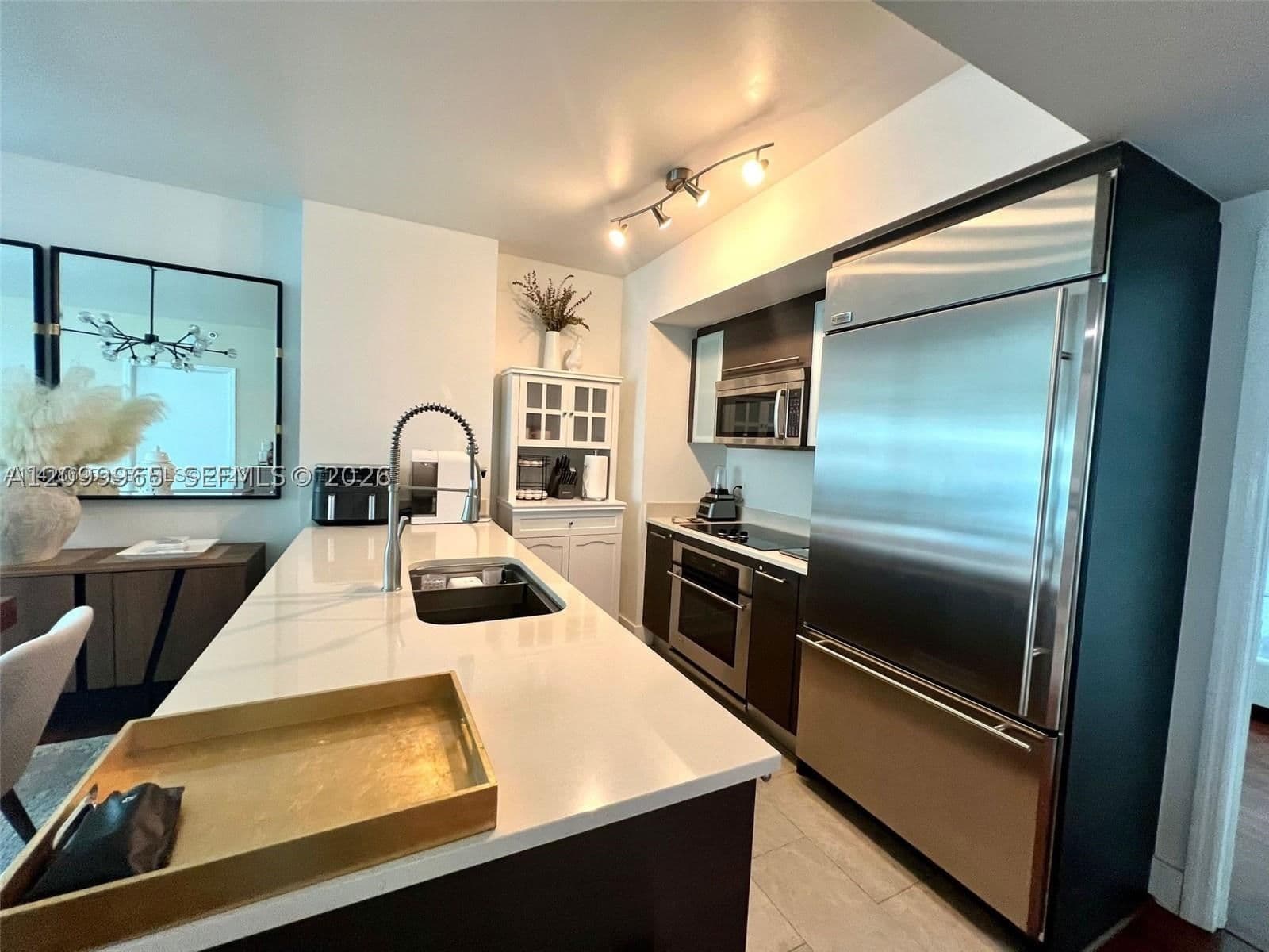 2+1 Condo — 500 Brickell Ave #1410, Miami, FL 33131