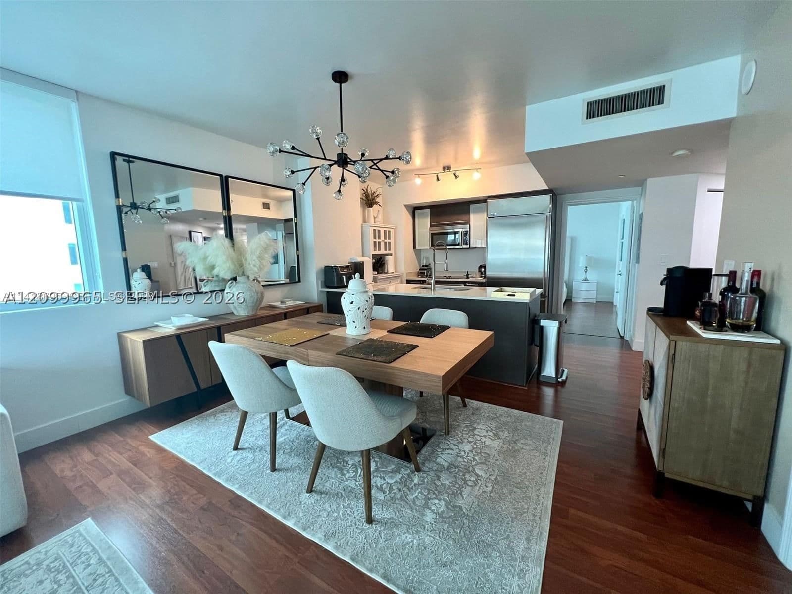 2+1 Condo — 500 Brickell Ave #1410, Miami, FL 33131
