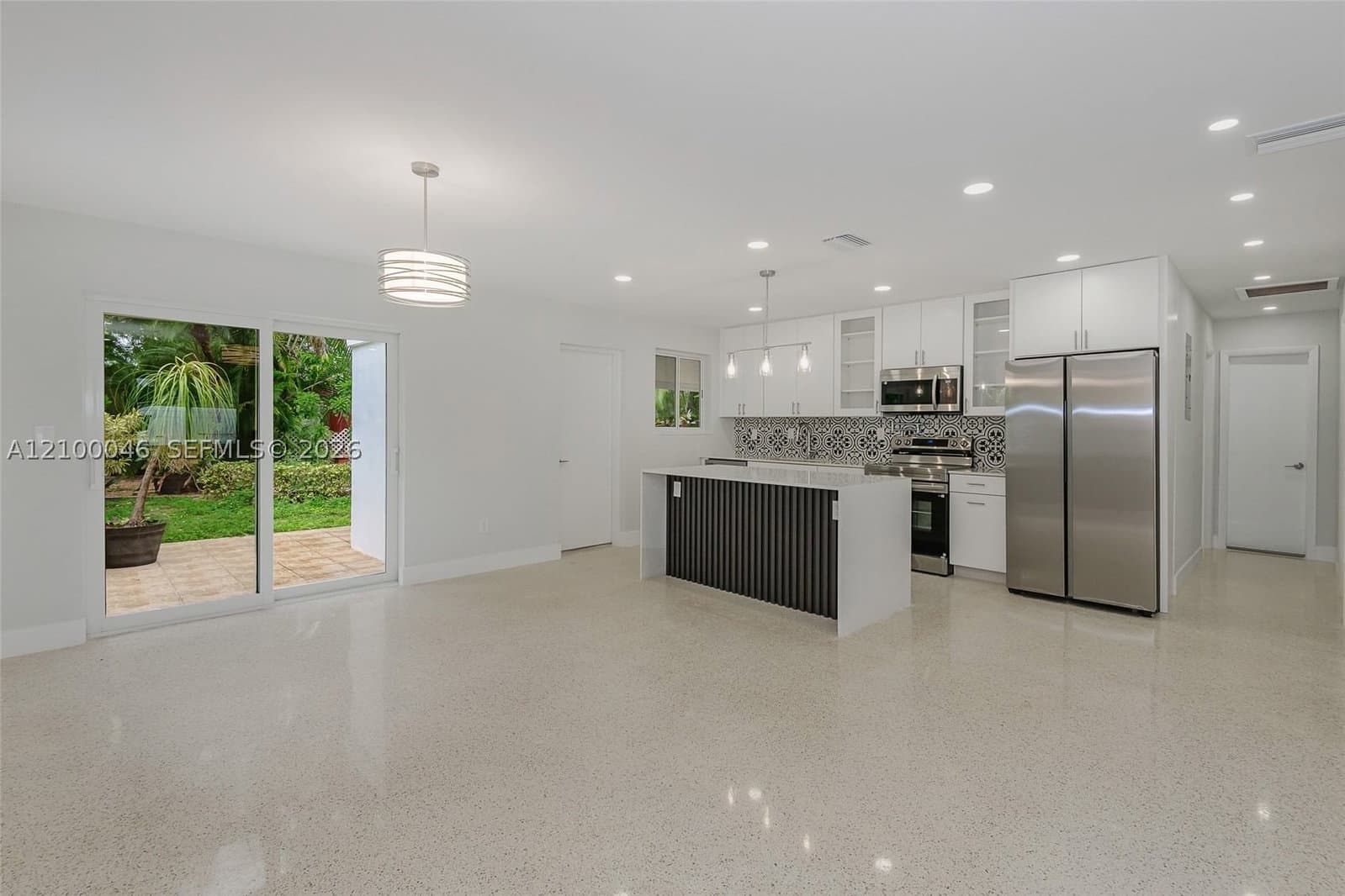 3+1 Müstakil ev — 1025 11th St #1025, Miami, FL 33129