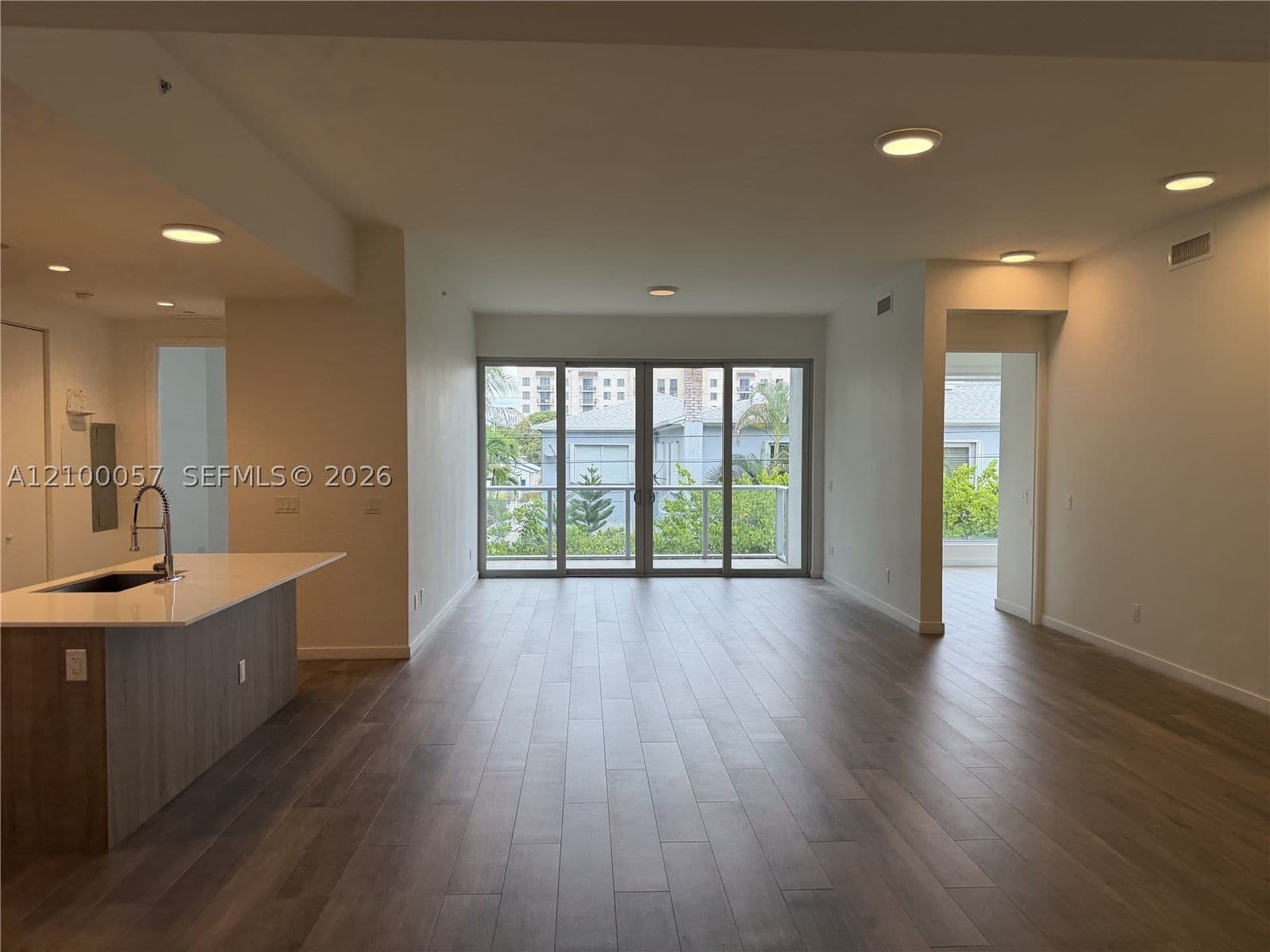 4+1 Condo — 529 11th St #203, Miami, FL 33129