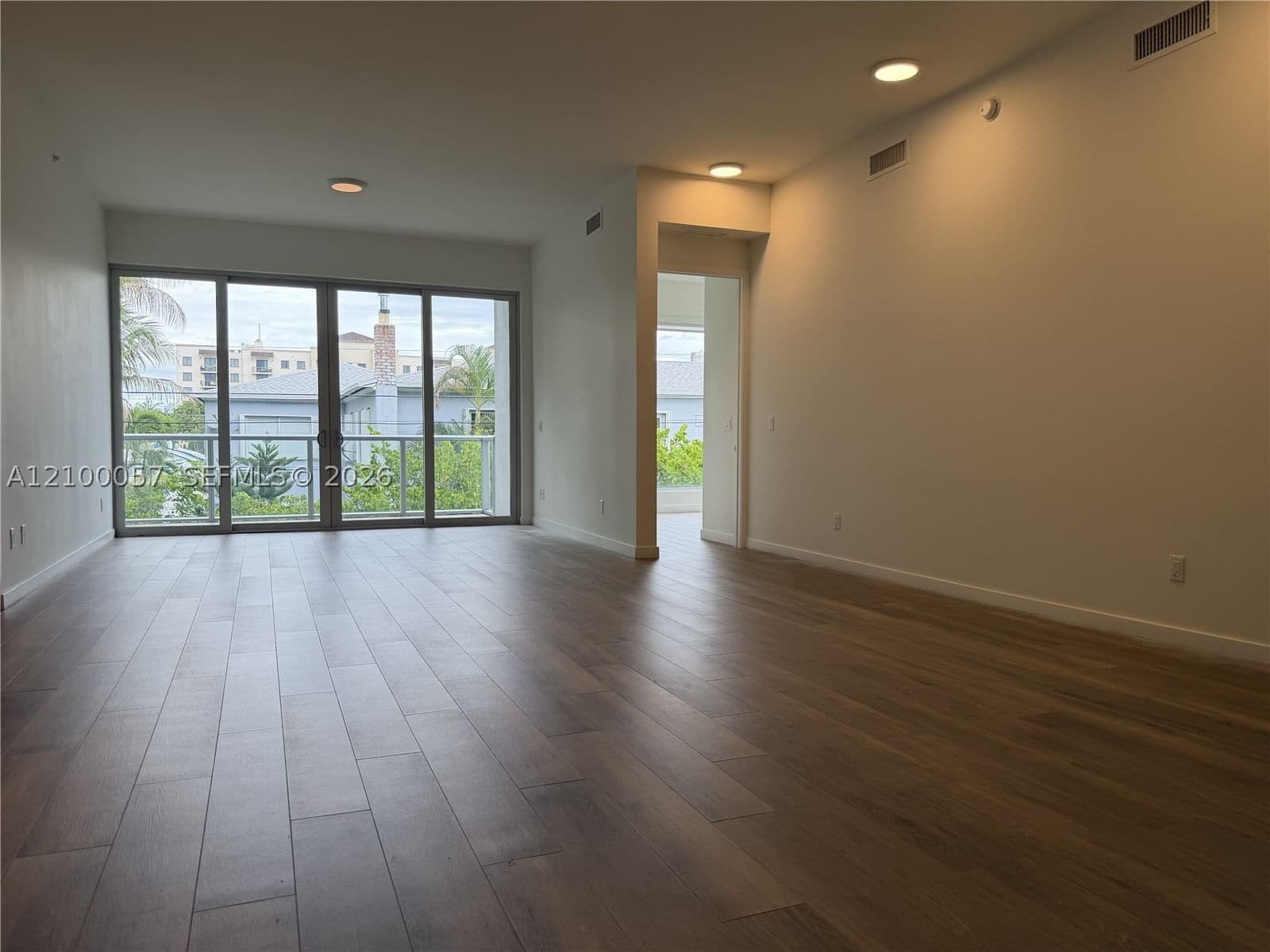 4+1 Condo — 529 11th St #203, Miami, FL 33129
