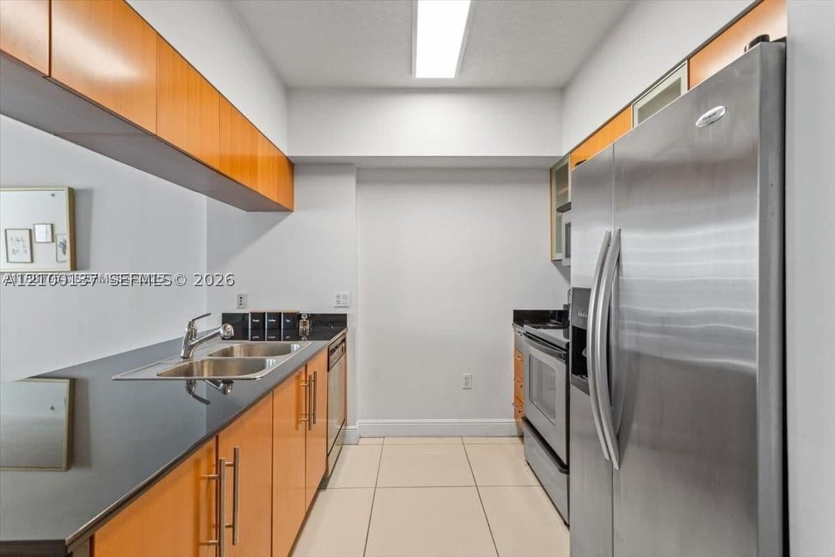 1+1 Condo — 1750 Bayshore Dr #3003, Miami, FL 33132
