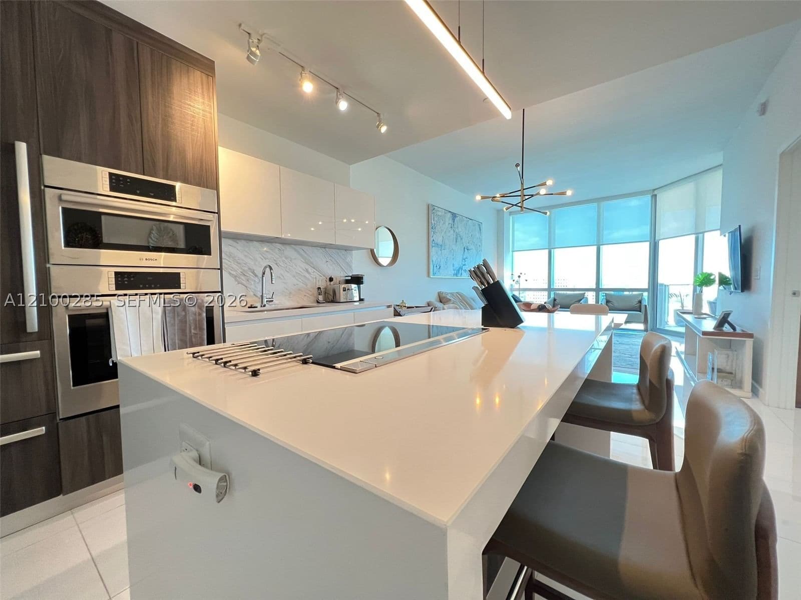 1+1 Condo — 851 1st Ave #1906, Miami, FL 33132
