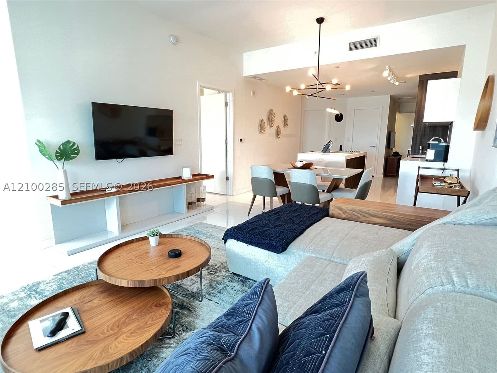 1+1 Condo — 851 1st Ave #1906, Miami, FL 33132