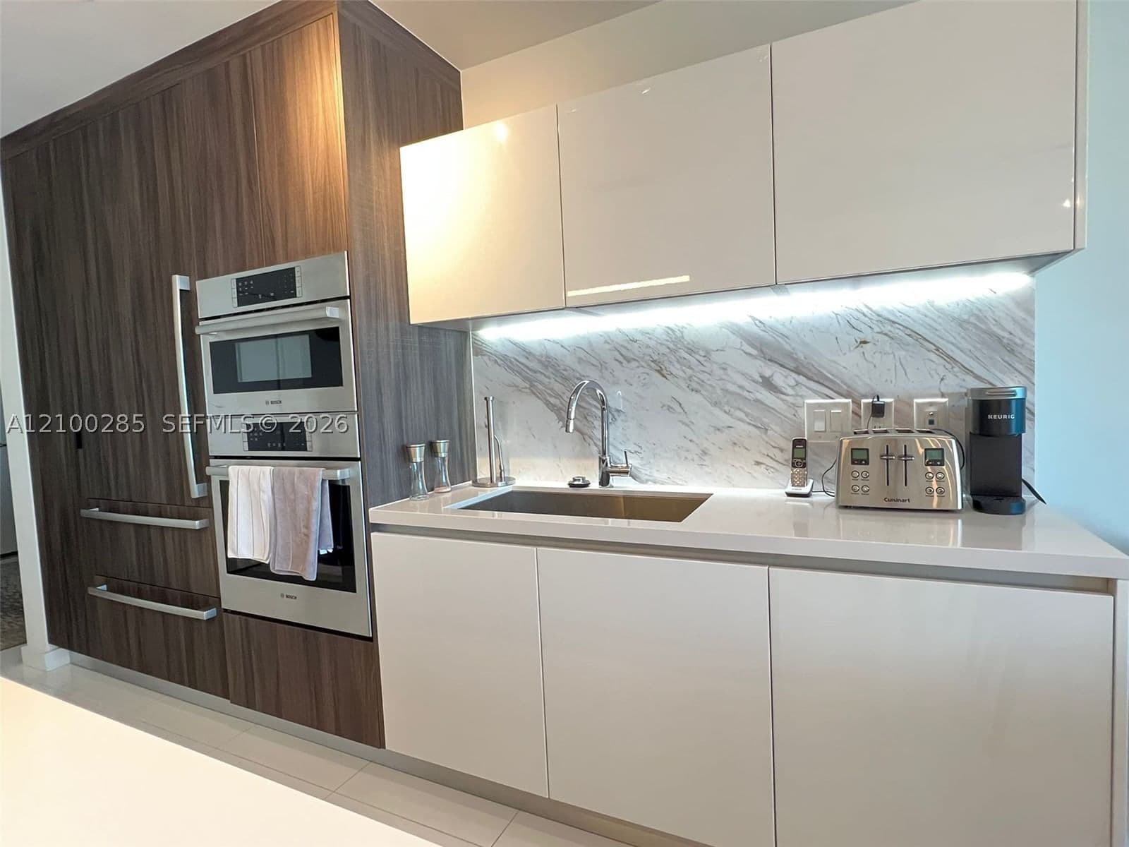 1+1 Condo — 851 1st Ave #1906, Miami, FL 33132
