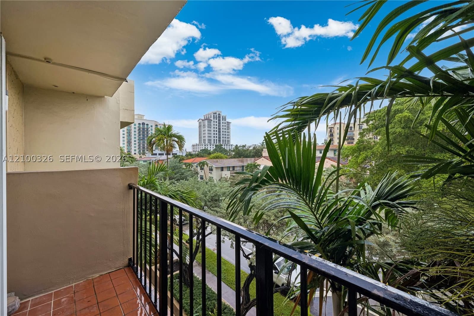 2+1 Condo — 110 Salamanca Ave #402, Coral Gables, FL 33134