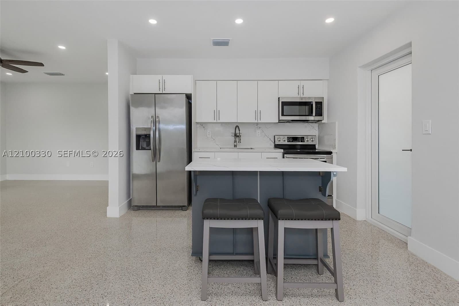 2+1 Müstakil ev — 1023 11th St #1023, Miami, FL 33129
