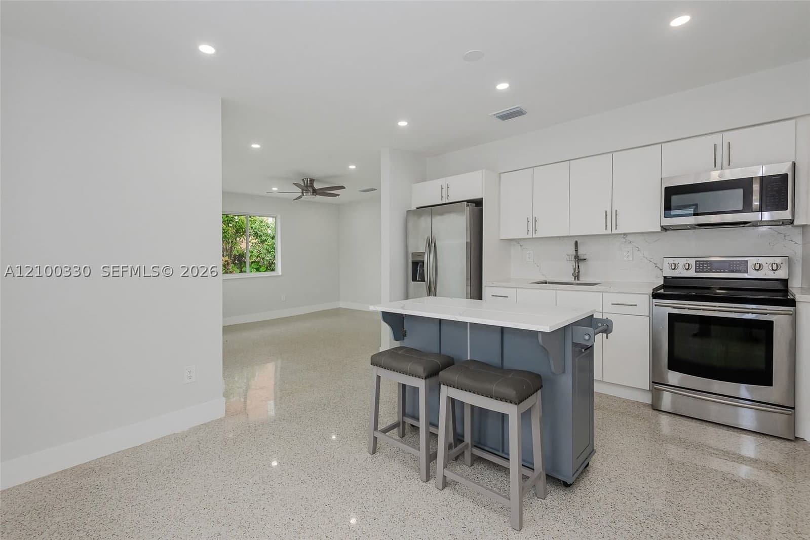 2+1 Müstakil ev — 1023 11th St #1023, Miami, FL 33129