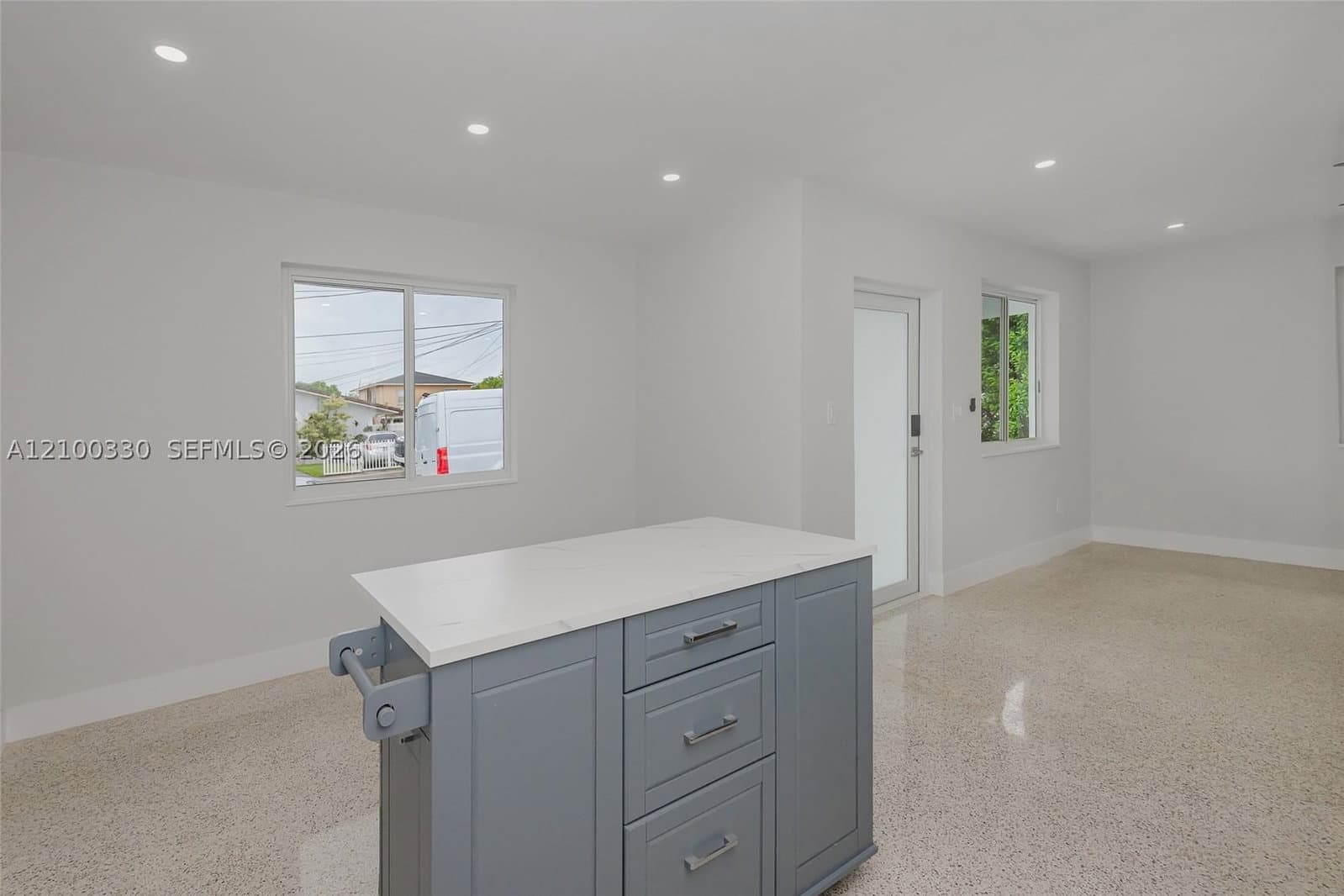 2+1 Müstakil ev — 1023 11th St #1023, Miami, FL 33129