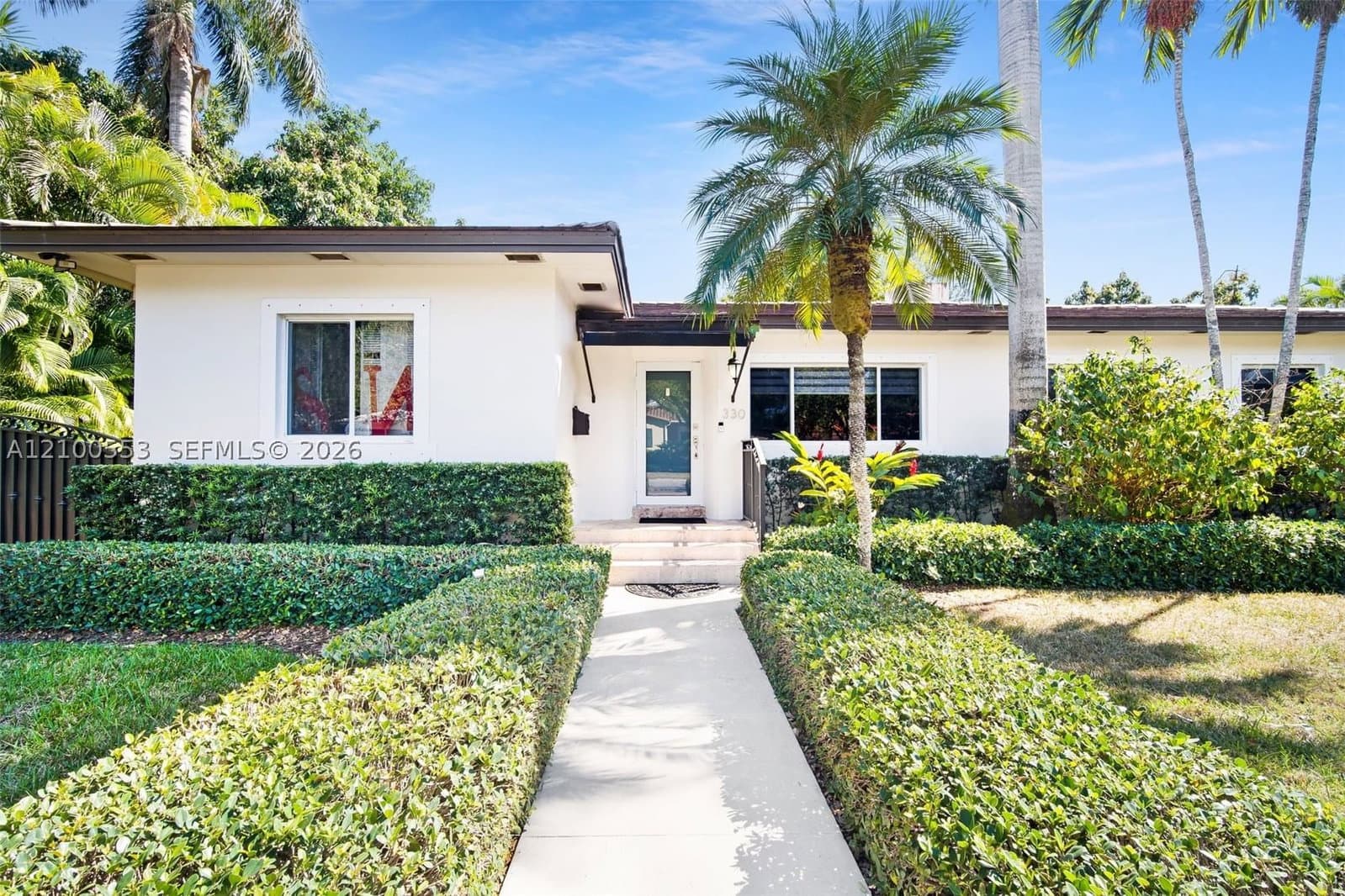 3+1 Müstakil ev — 330 Viscaya Ave, Coral Gables, FL 33134