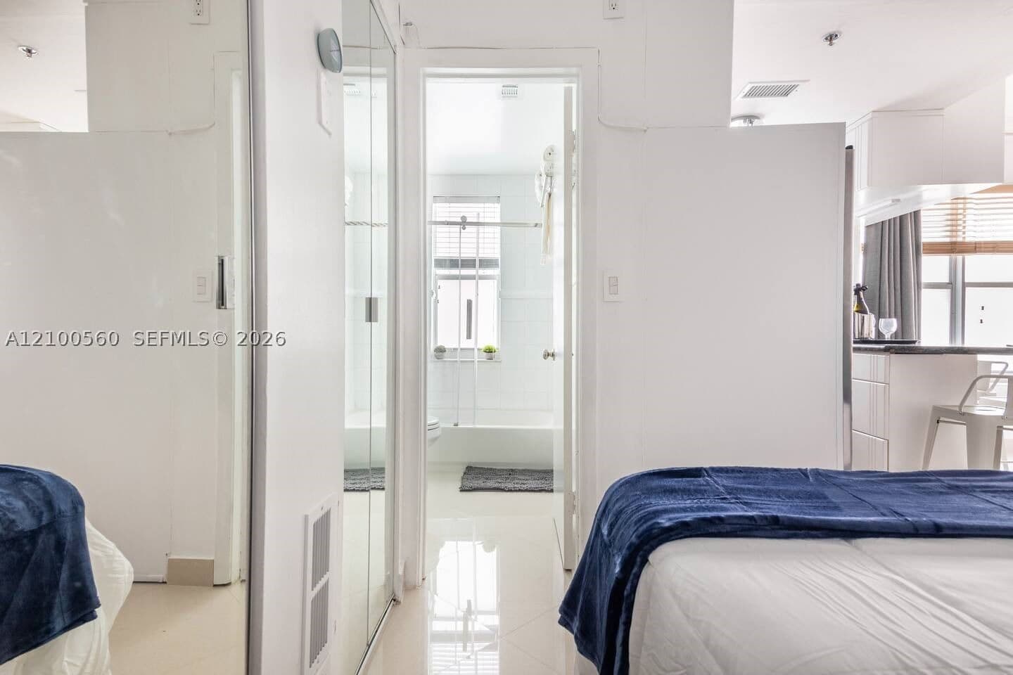 Condo — 918 Ocean Dr #201, Miami Beach, FL 33139