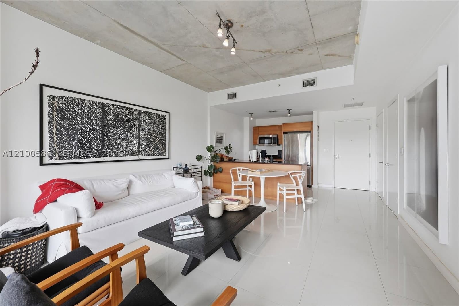 1+1 Condo — 3301 1st Ave #H0911, Miami, FL 33137