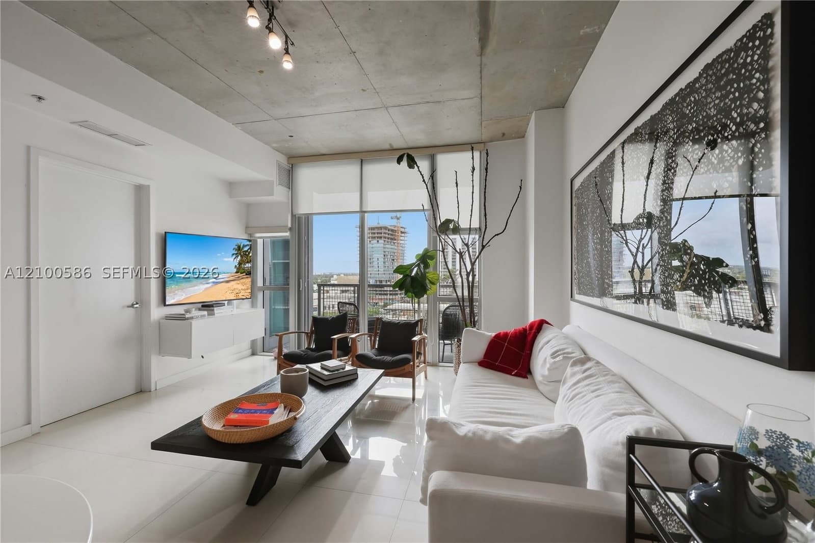 1+1 Condo — 3301 1st Ave #H0911, Miami, FL 33137