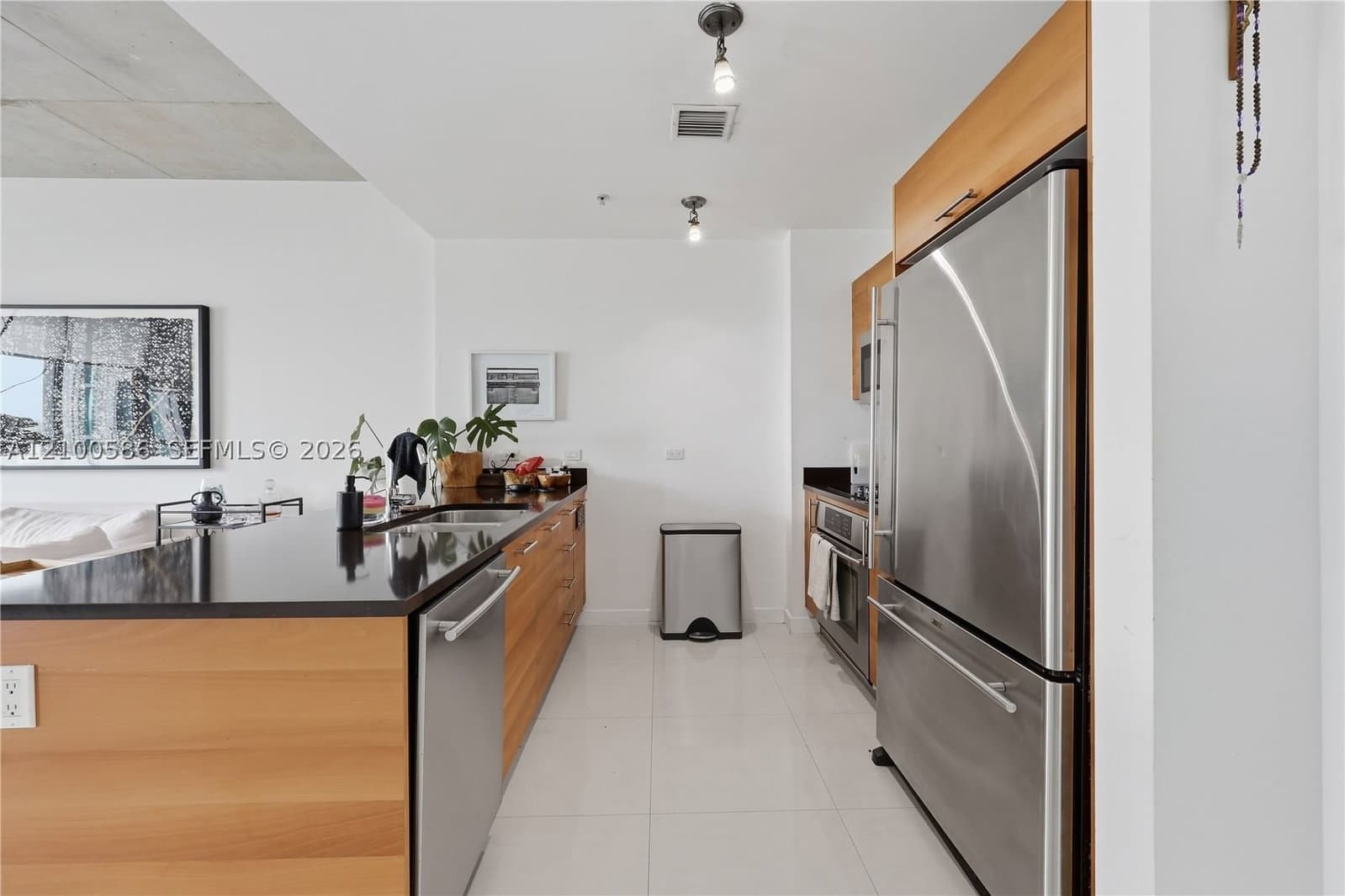 1+1 Condo — 3301 1st Ave #H0911, Miami, FL 33137