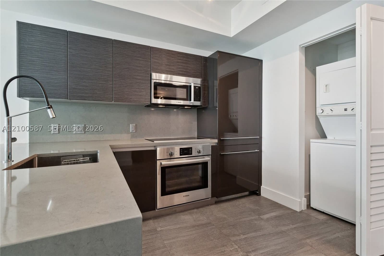 1+1 Condo — 1080 Brickell Ave #2406, Miami, FL 33131