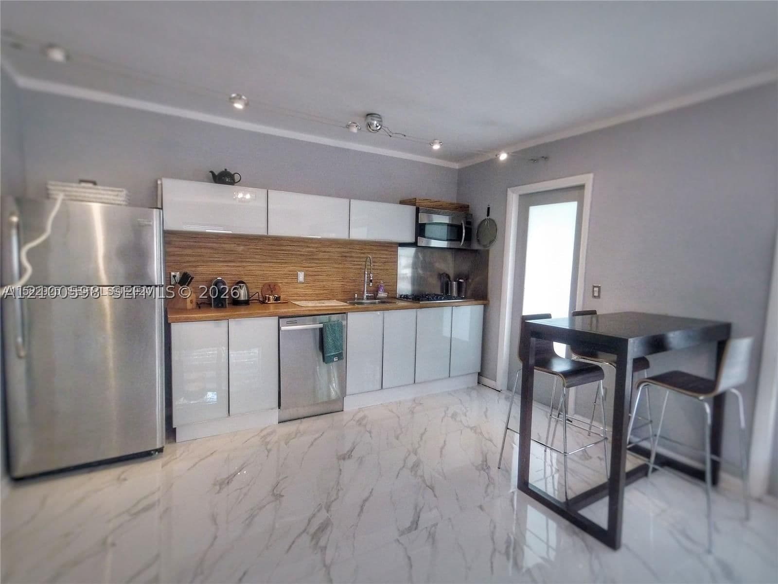 1+1 Condo — 1127 Meridian Ave #6-1127, Miami Beach, FL 33139