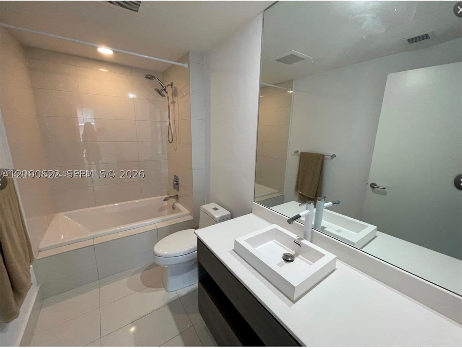 Condo — 1100 Miami Ave #1406, Miami, FL 33130